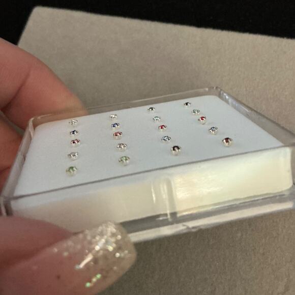 20 Pack Crystal Nose Studs in Sterling Silver~Body Jewelry ~ Brand New - Picture 3 of 10